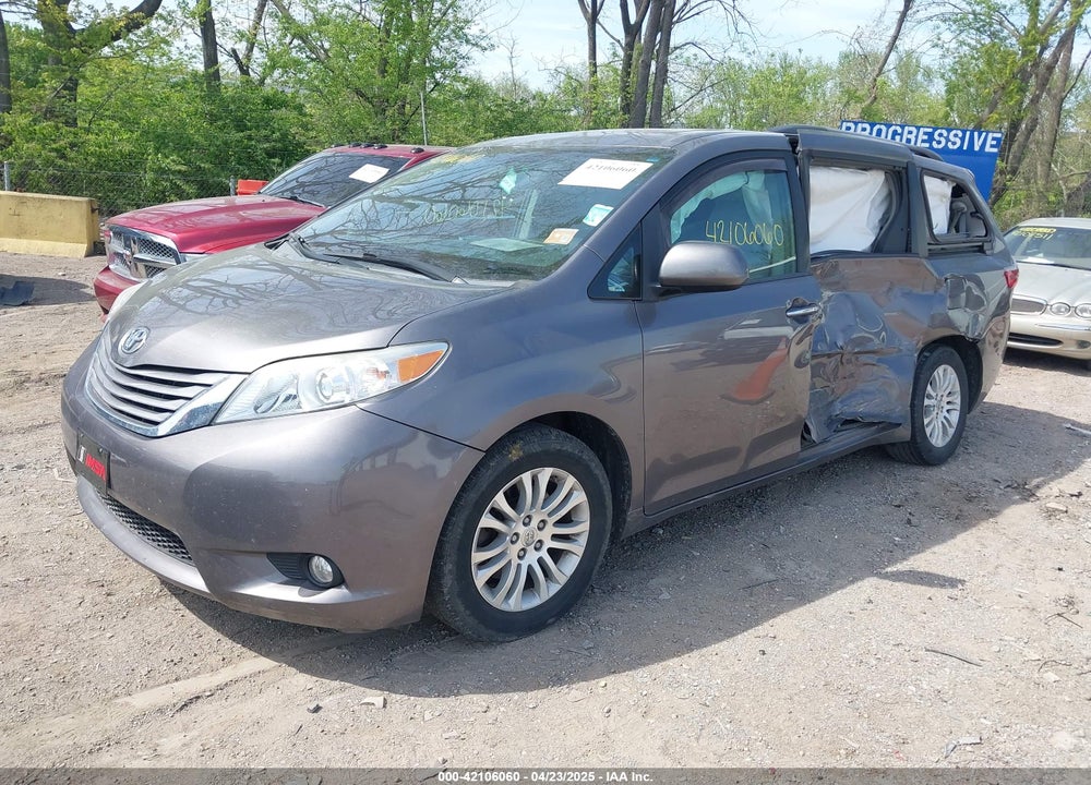 2016 TOYOTA SIENNA XLE 8 PASSENGER VIN: 5TDYK3DC0GS764053