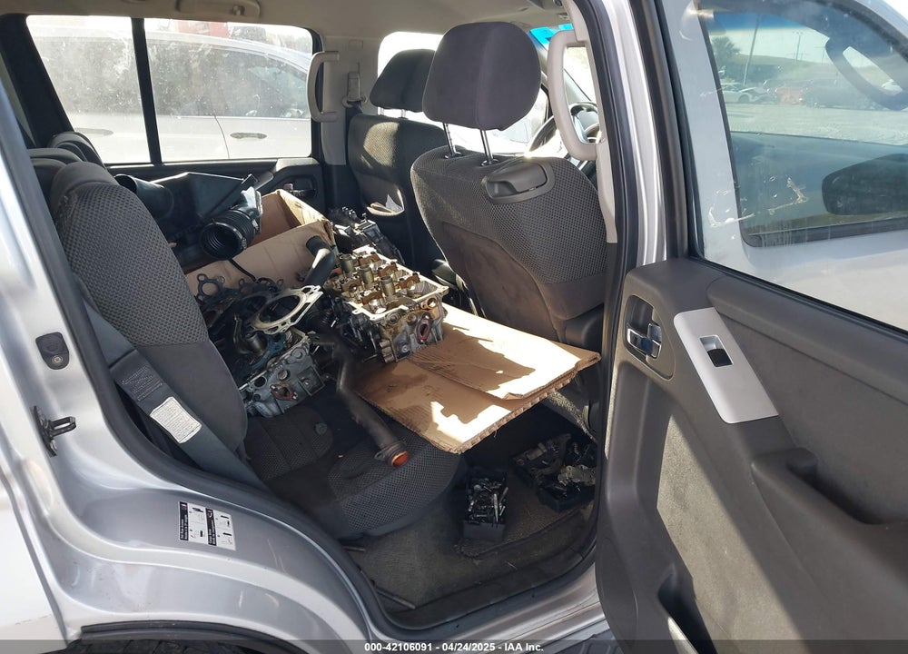 2008 NISSAN PATHFINDER SE VIN: 5N1AR18UX8C640889