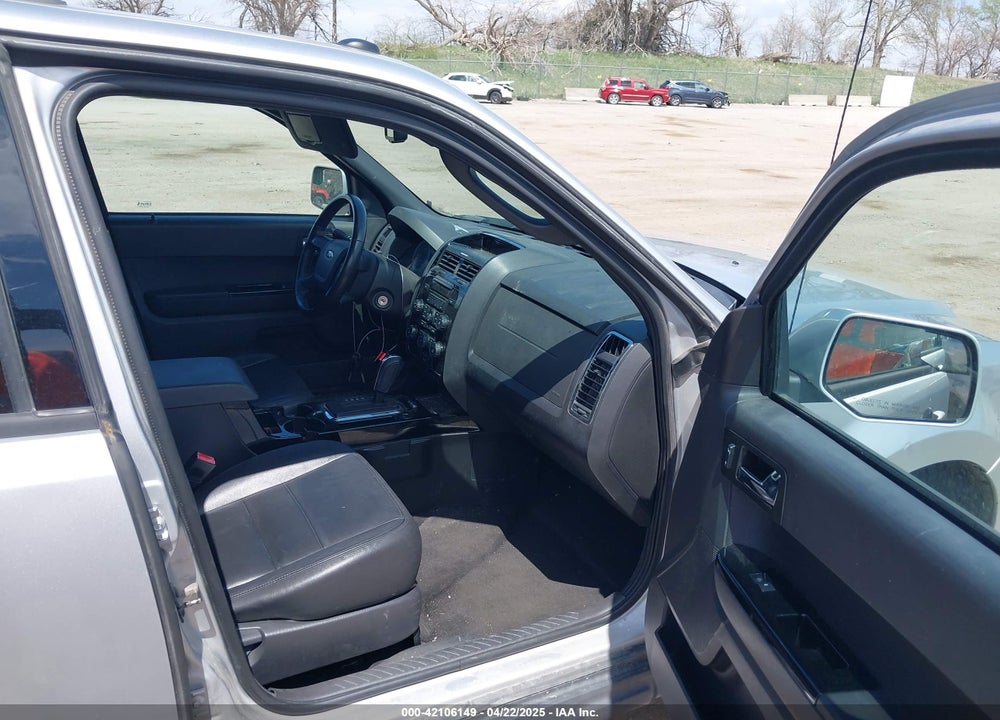 2011 FORD ESCAPE VIN: 1FMCU9EGXBKA68143