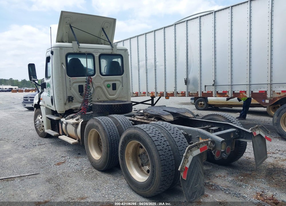 2016 FREIGHTLINER CASCADIA 125 --- VIN: 3AKJGEBG1GSHD0852