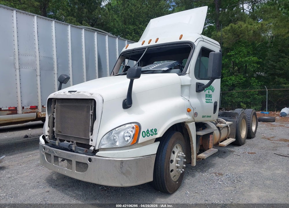 2016 FREIGHTLINER CASCADIA 125 --- VIN: 3AKJGEBG1GSHD0852