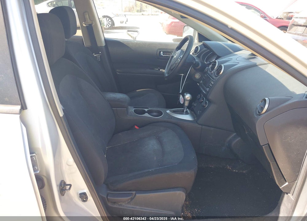 2013 NISSAN ROGUE S VIN: JN8AS5MV7DW137686