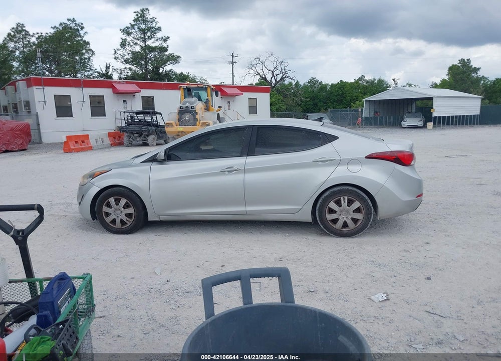2016 HYUNDAI ELANTRA VIN: 5NPDH4AE5GH750664