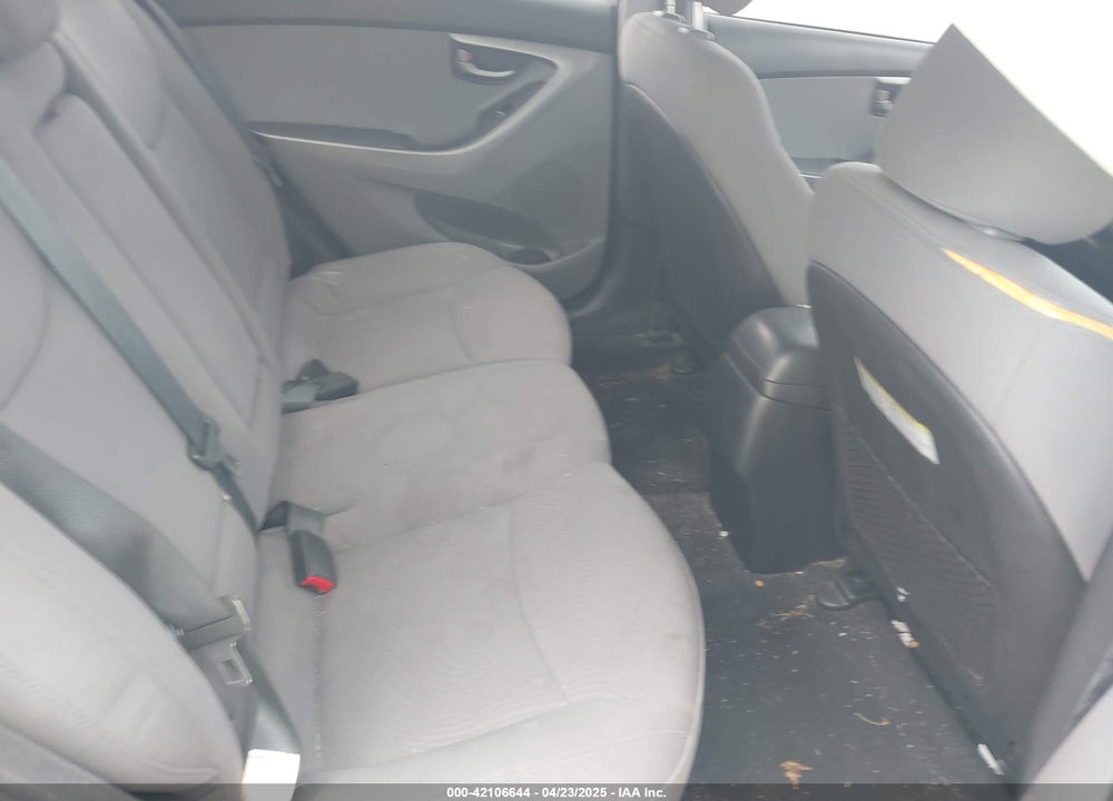 2016 HYUNDAI ELANTRA VIN: 5NPDH4AE5GH750664