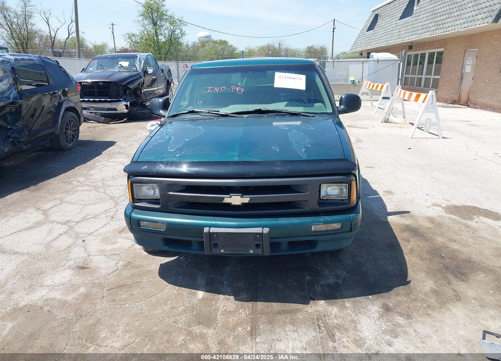 1997 CHEVROLET S-10 LS FLEETSIDE VIN: 1GCCS19X4V8120776