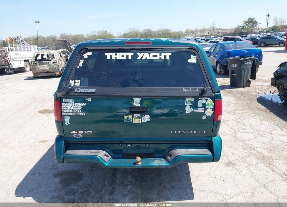 1997 CHEVROLET S-10 LS FLEETSIDE VIN: 1GCCS19X4V8120776