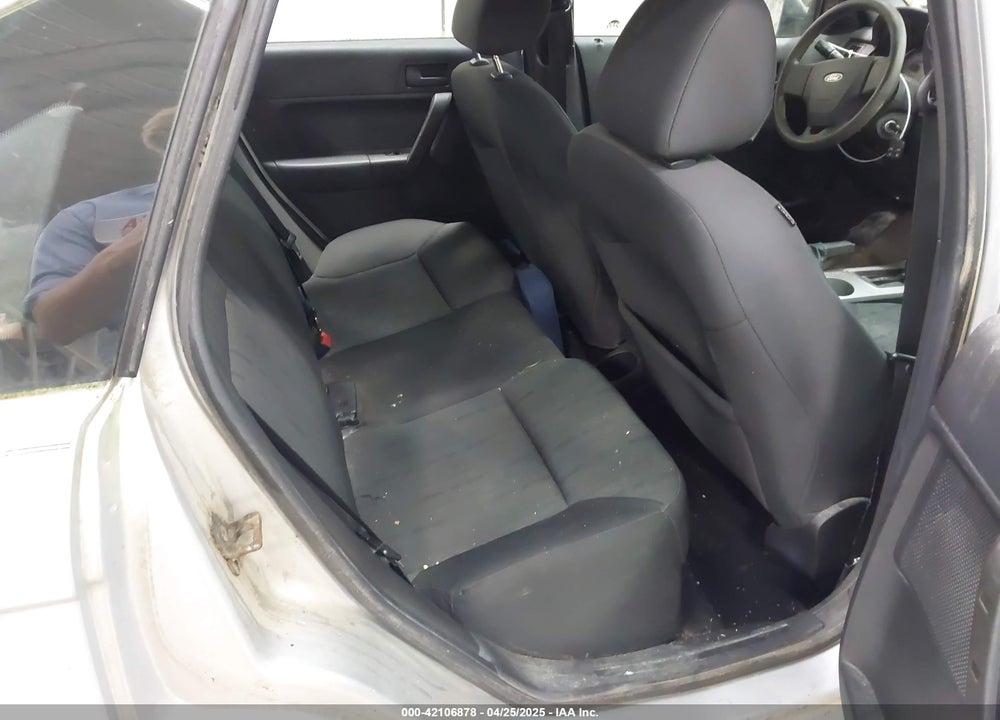 2011 FORD FOCUS VIN: 1FAHP3FN1BW120916