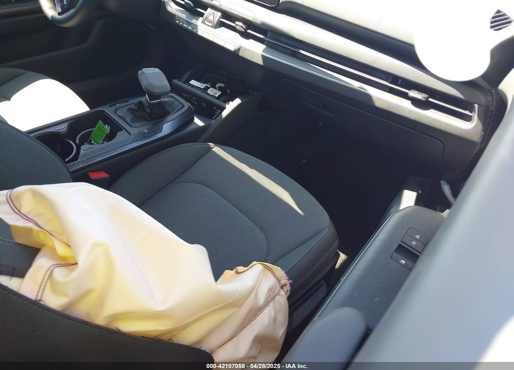2025 KIA K4 LXS VIN: 3KPFT4DE4SE105701