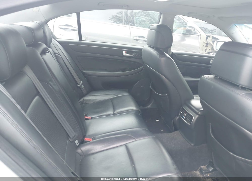 2013 HYUNDAI GENESIS VIN: KMHGC4DH1DU242237