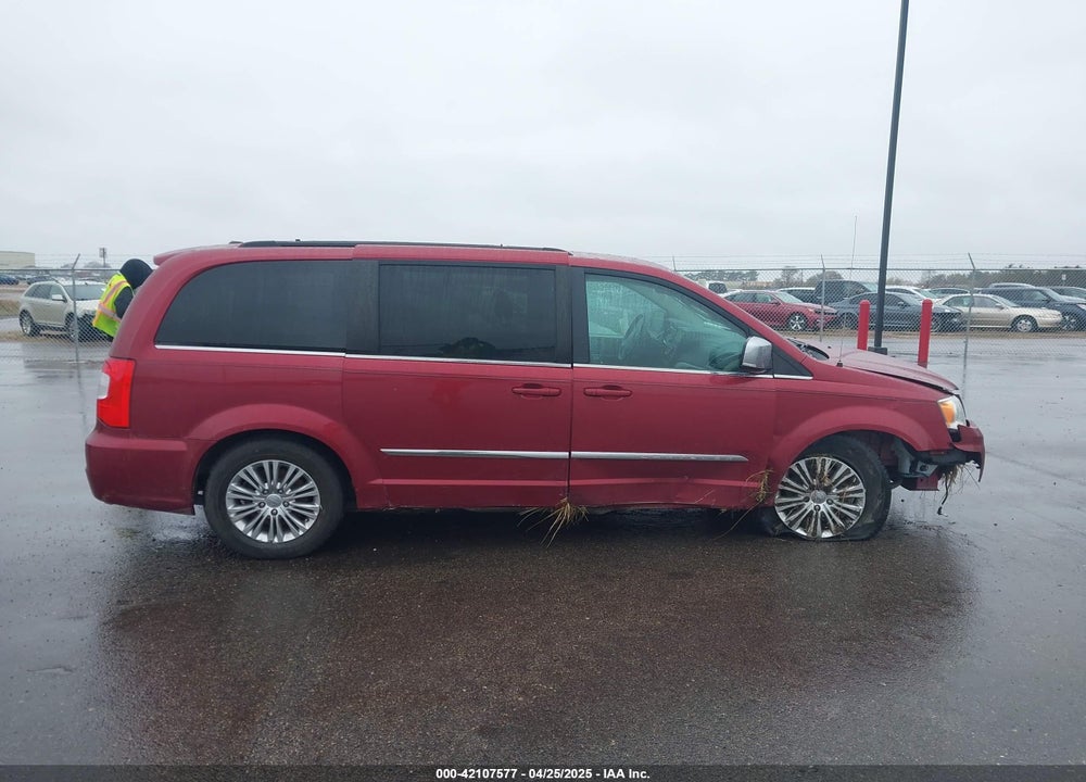 2015 CHRYSLER TOWN & COUNTRY VIN: 2C4RC1CGXFR674944