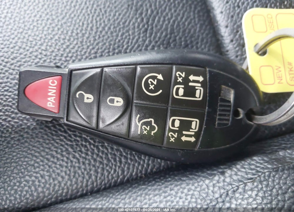 2015 CHRYSLER TOWN & COUNTRY VIN: 2C4RC1CGXFR674944