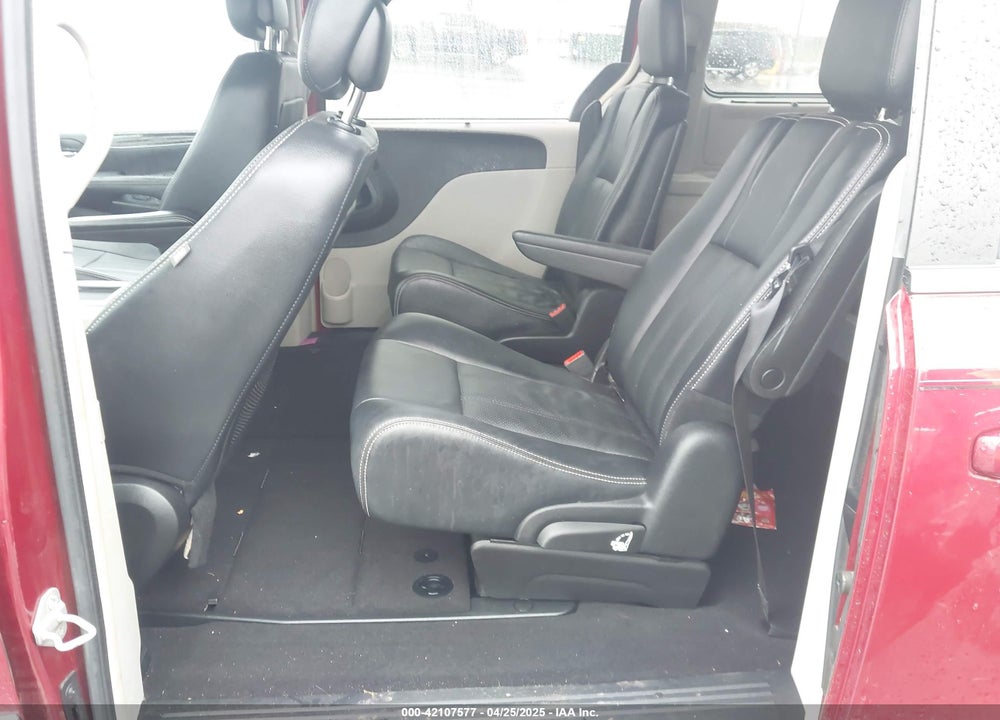 2015 CHRYSLER TOWN & COUNTRY VIN: 2C4RC1CGXFR674944