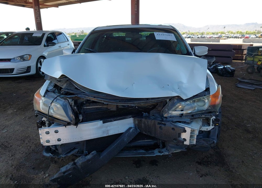 2014 ACURA ILX 2.0L VIN: 19VDE1F34EE015196