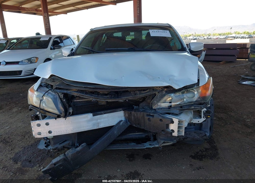 2014 ACURA ILX 2.0L VIN: 19VDE1F34EE015196