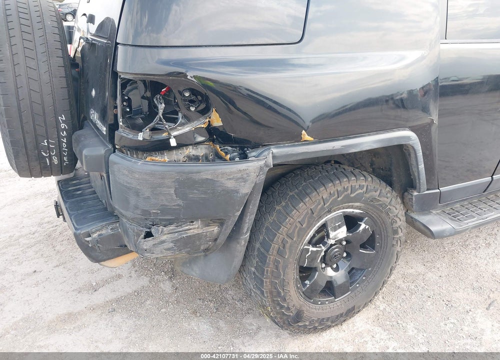 2007 TOYOTA FJ CRUISER VIN: JTEZU11F470012534