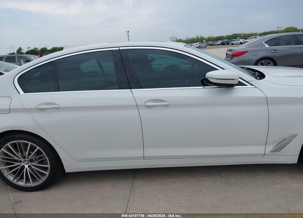 2018 BMW 5 SERIES VIN: WBAJA5C54JWA39338