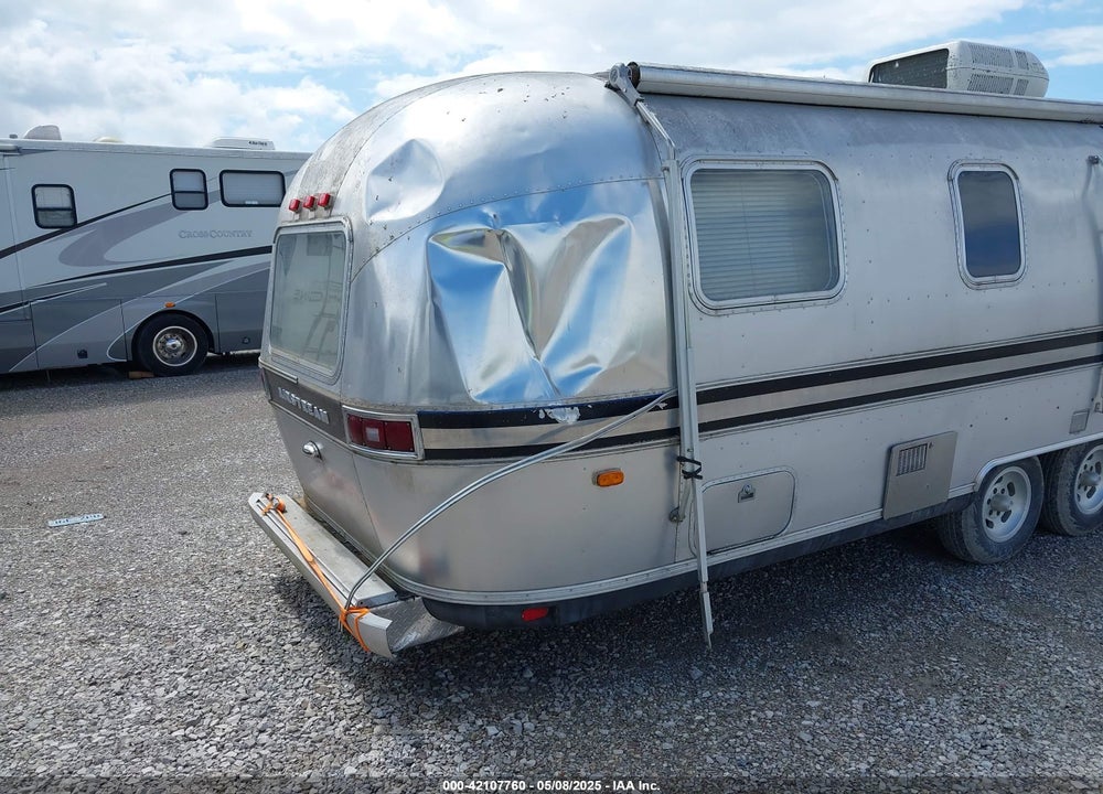 1981 AIRSTREAM EXCELLA VIN: 1STAEAR2XBJ500567
