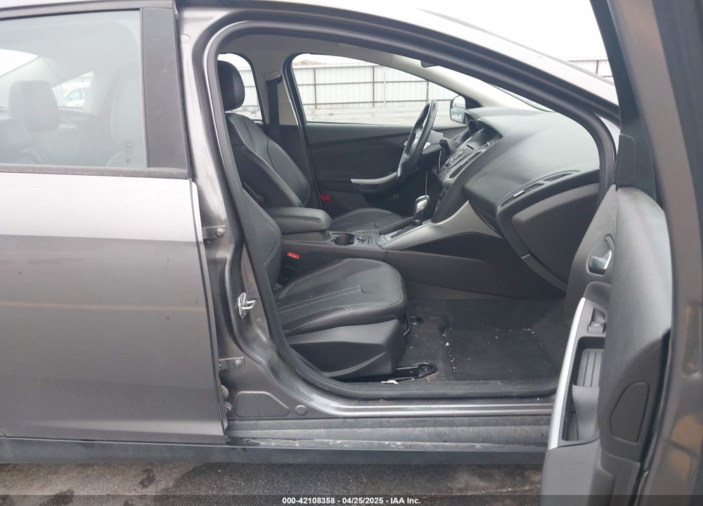 2014 FORD FOCUS SE VIN: 1FADP3F20EL194533