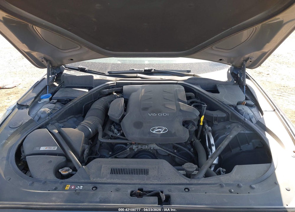 2016 HYUNDAI GENESIS VIN: KMHGN4JE2GU126425