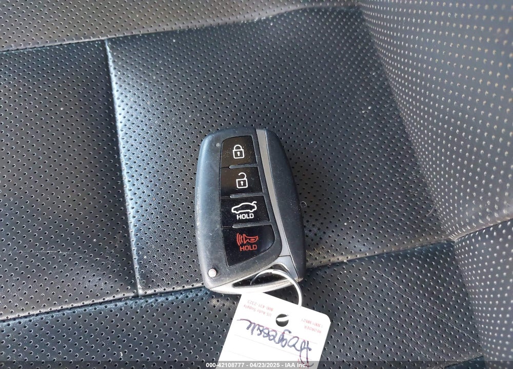 2016 HYUNDAI GENESIS VIN: KMHGN4JE2GU126425