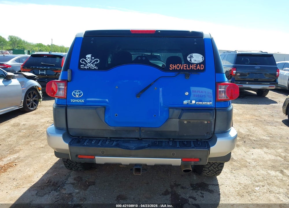 2007 TOYOTA FJ CRUISER VIN: JTEZU11F470014302