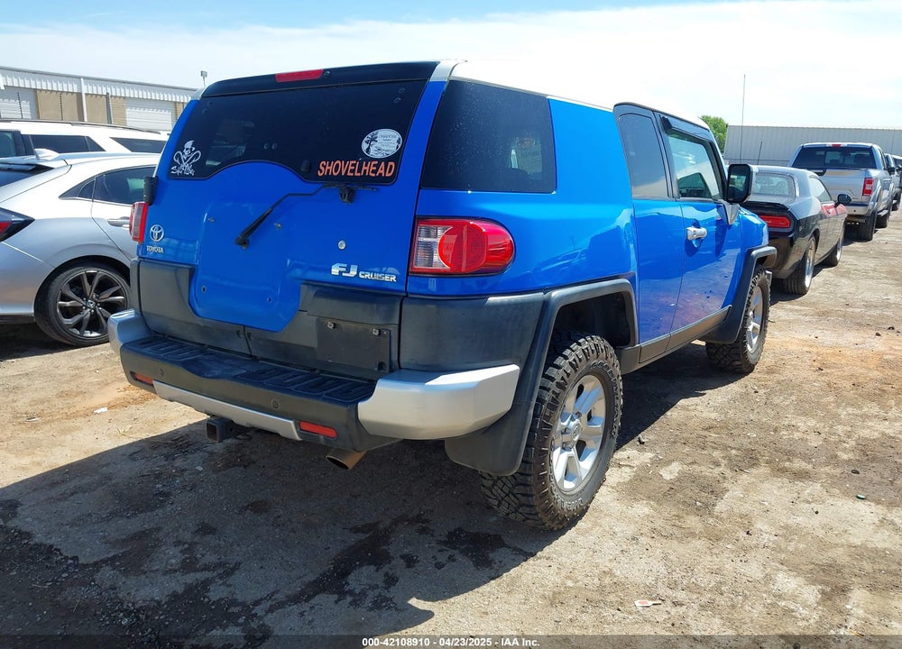 2007 TOYOTA FJ CRUISER VIN: JTEZU11F470014302