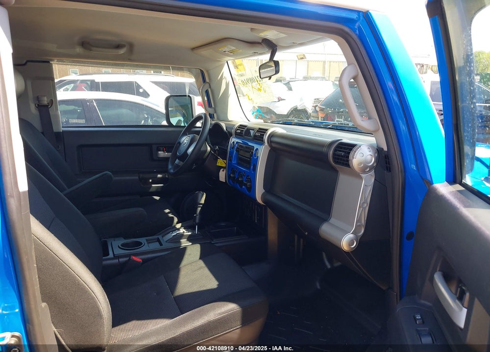 2007 TOYOTA FJ CRUISER VIN: JTEZU11F470014302