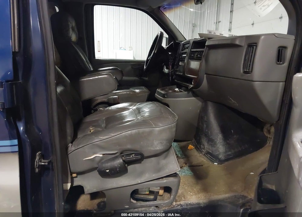 2003 GMC SAVANA UPFITTER VIN: 1GDFH15T931143972