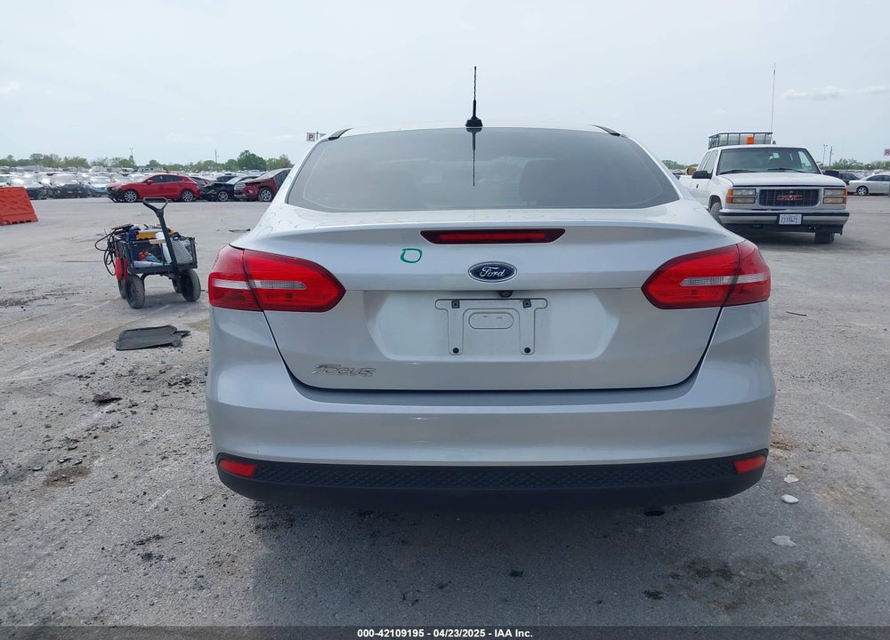 2018 FORD FOCUS S VIN: 1FADP3E26JL251622