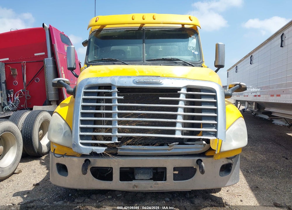2013 FREIGHTLINER CASCADIA 125 --- VIN: 3AKJGEDV8DSBA8496