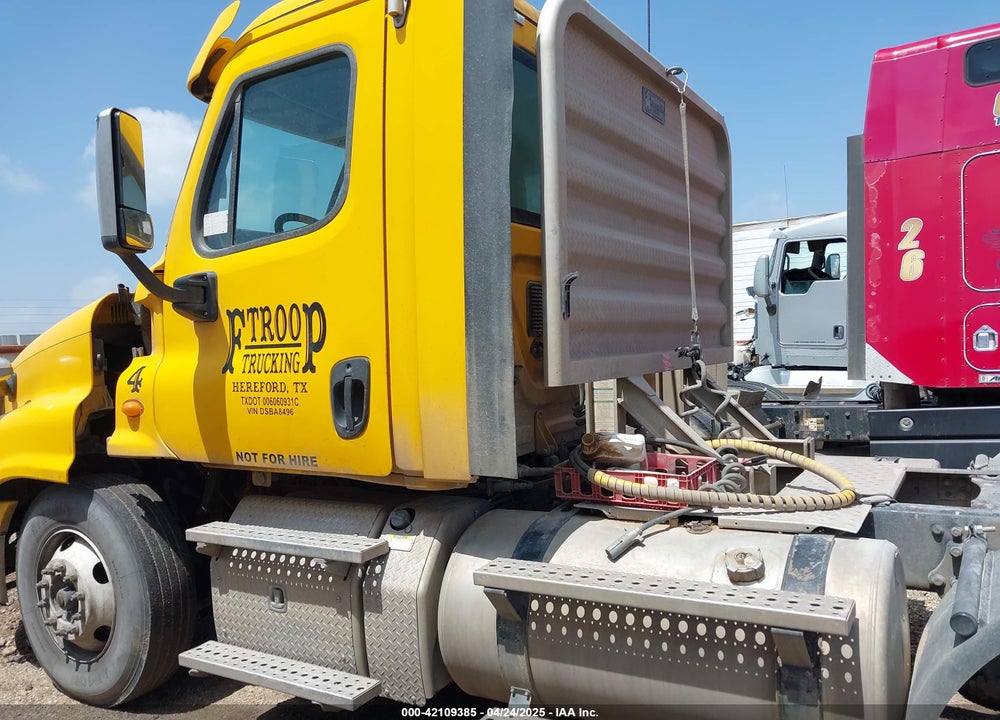 2013 FREIGHTLINER CASCADIA 125 --- VIN: 3AKJGEDV8DSBA8496
