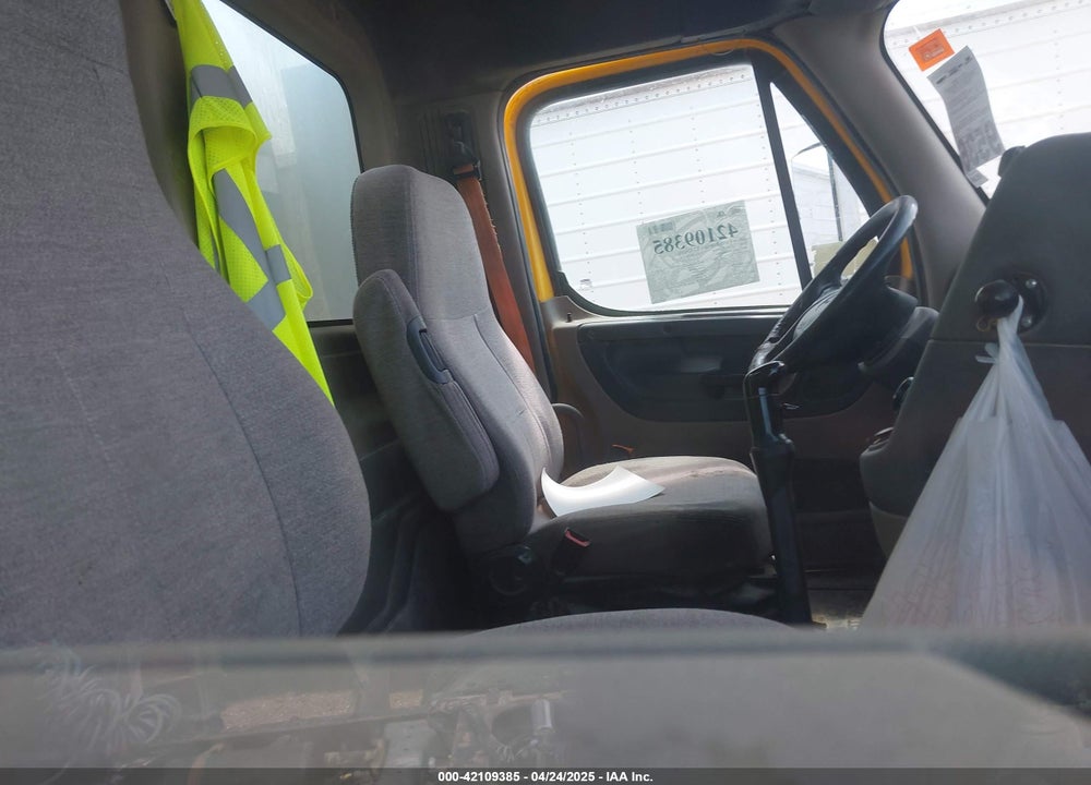 2013 FREIGHTLINER CASCADIA 125 --- VIN: 3AKJGEDV8DSBA8496