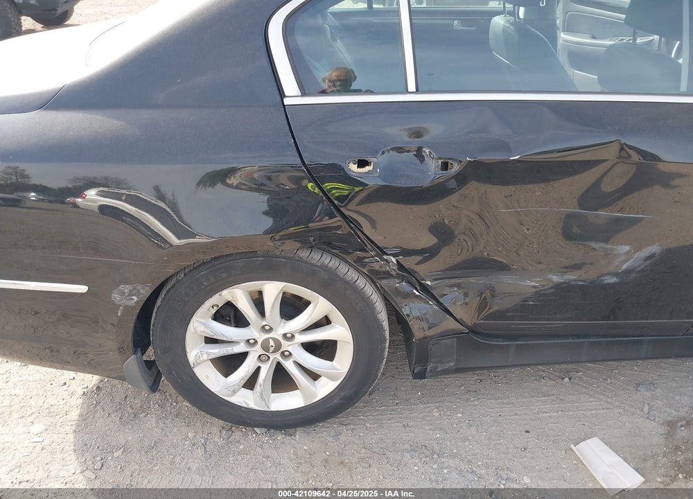 2012 HYUNDAI GENESIS VIN: KMHGC4DD6CU196786