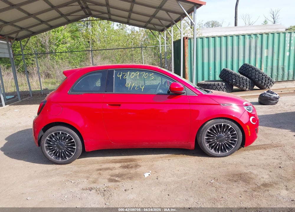 2024 FIAT 500 VIN: ZFAFFAA4XRX204218