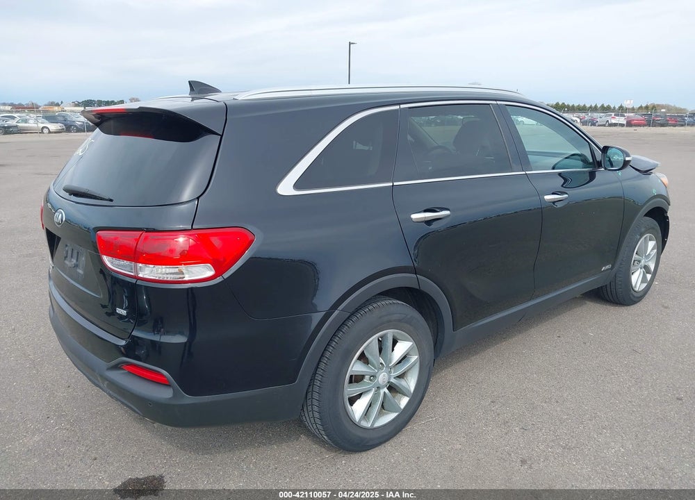 2017 KIA SORENTO VIN: 5XYPGDA32HG203519