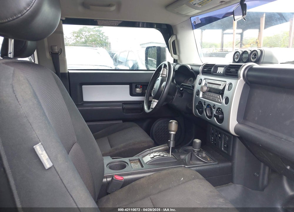 2007 TOYOTA FJ CRUISER VIN: JTEBU11F470061816