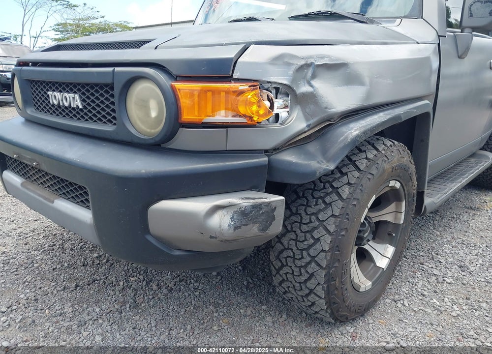 2007 TOYOTA FJ CRUISER VIN: JTEBU11F470061816