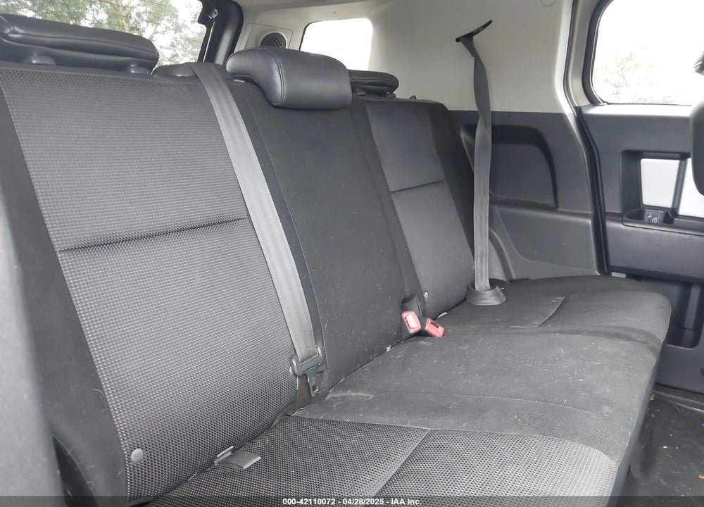 2007 TOYOTA FJ CRUISER VIN: JTEBU11F470061816