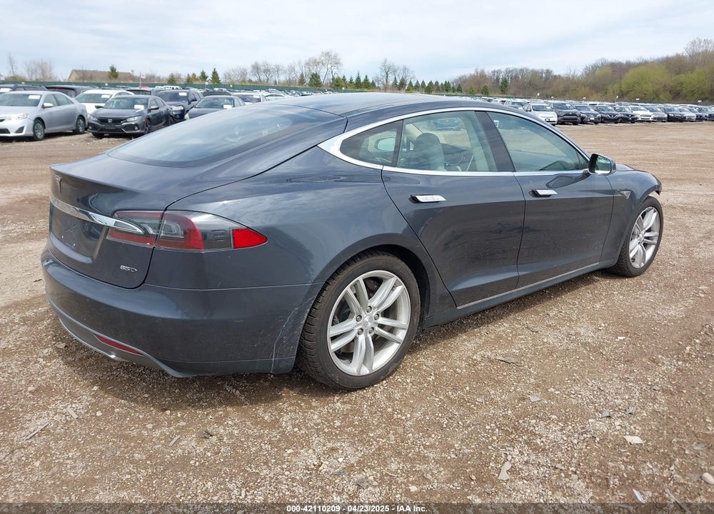 2015 TESLA MODEL S VIN: 5YJSA1H2XFF081584