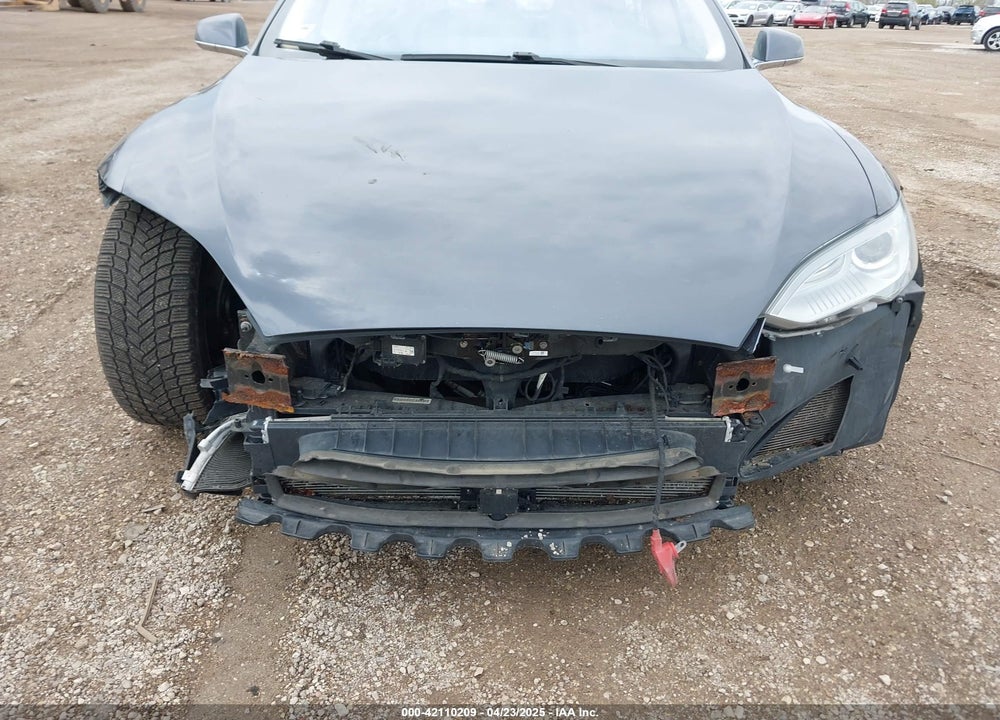 2015 TESLA MODEL S VIN: 5YJSA1H2XFF081584