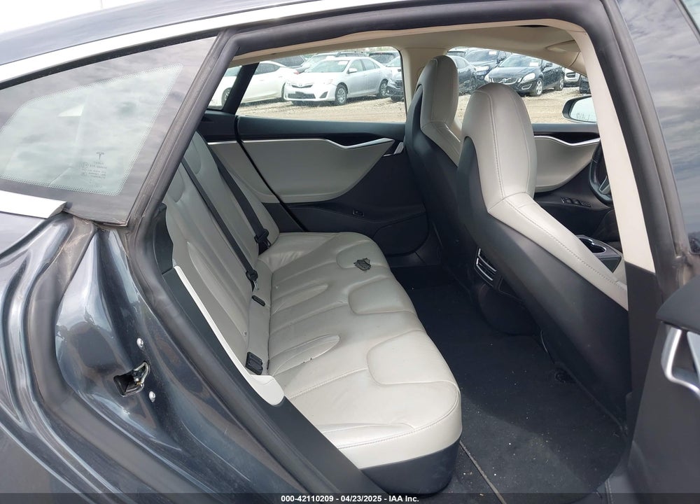 2015 TESLA MODEL S VIN: 5YJSA1H2XFF081584
