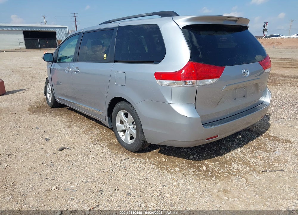 2013 TOYOTA SIENNA LE V6 8 PASSENGER VIN: 5TDKK3DC2DS389090