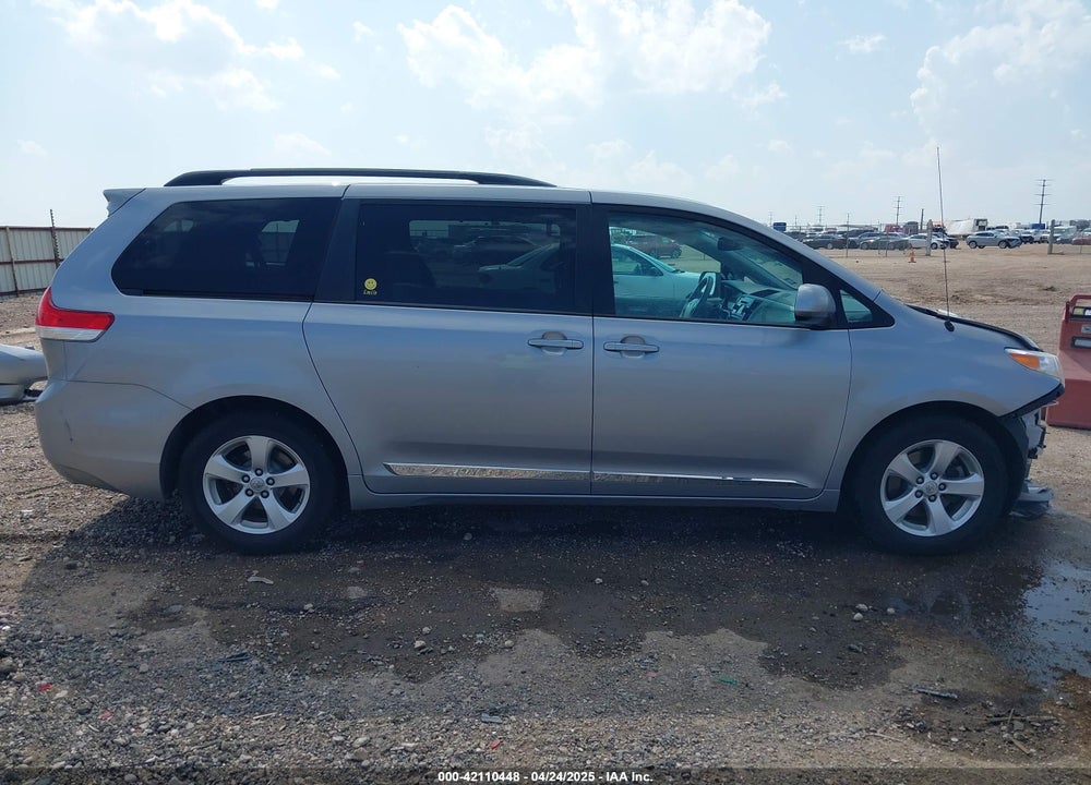 2013 TOYOTA SIENNA LE V6 8 PASSENGER VIN: 5TDKK3DC2DS389090