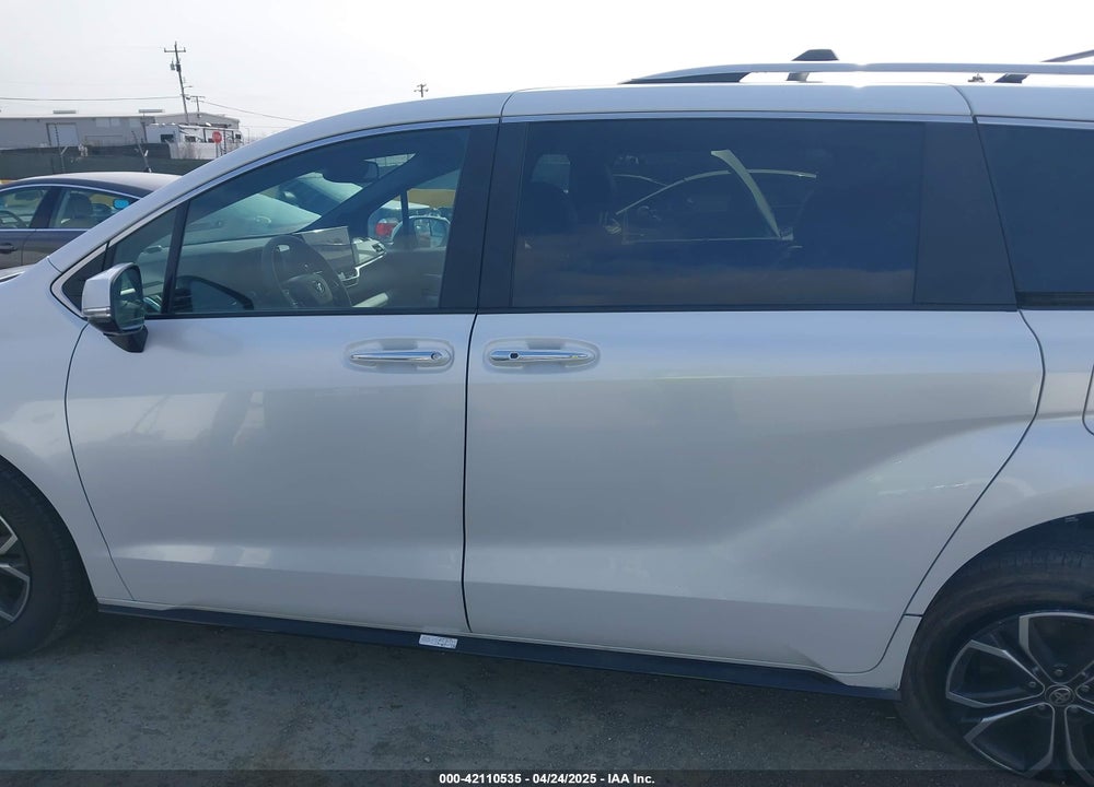 2025 TOYOTA SIENNA PLATINUM VIN: 5TDESKFC0SS168394