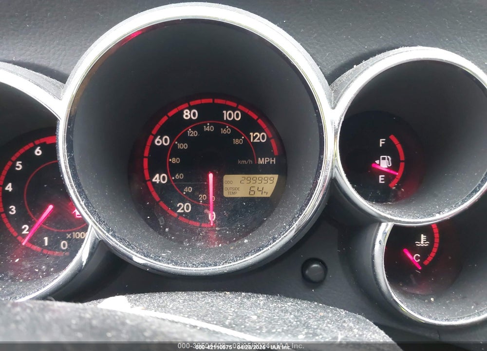 2004 TOYOTA MATRIX STD VIN: 2T1KR32E74C211507