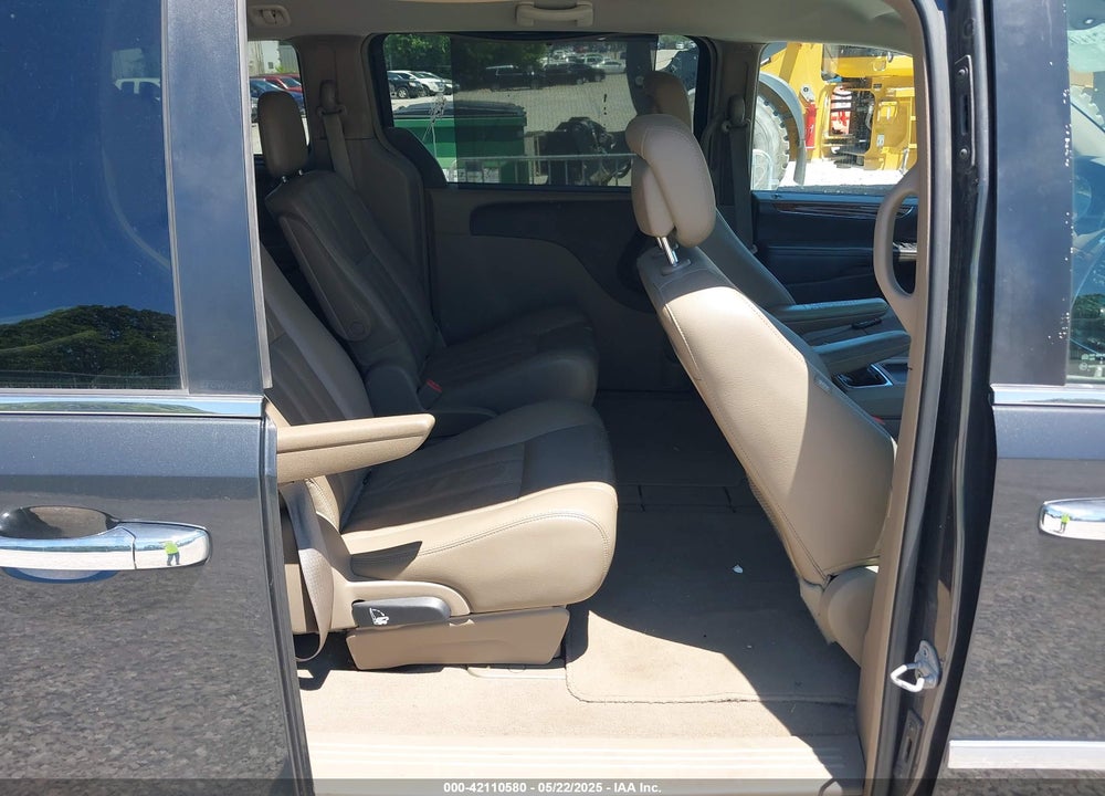 2011 CHRYSLER TOWN & COUNTRY TOURING-L VIN: 2A4RR8DG7BR783081