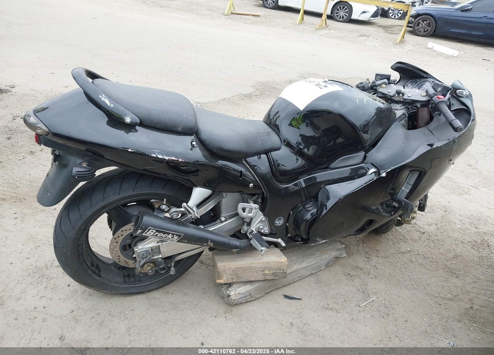 2004 SUZUKI GSX1300 VIN: JS1GW71A542103741
