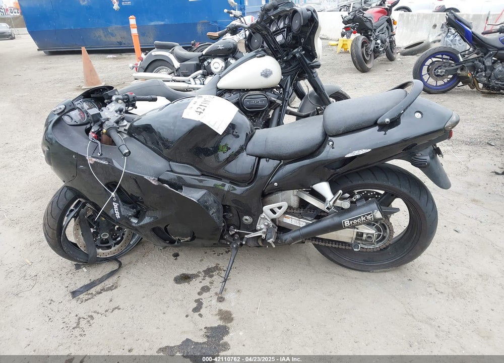 2004 SUZUKI GSX1300 VIN: JS1GW71A542103741