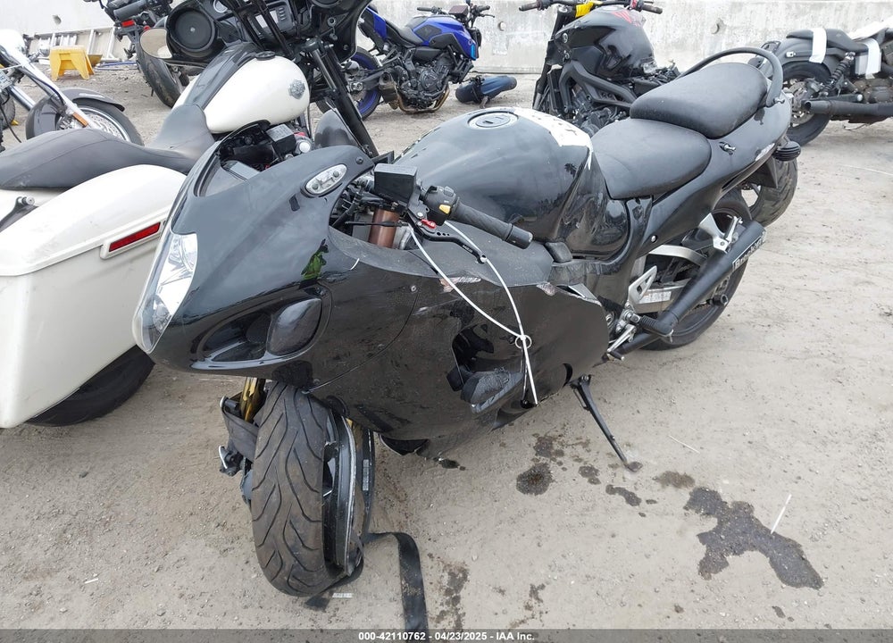 2004 SUZUKI GSX1300 VIN: JS1GW71A542103741