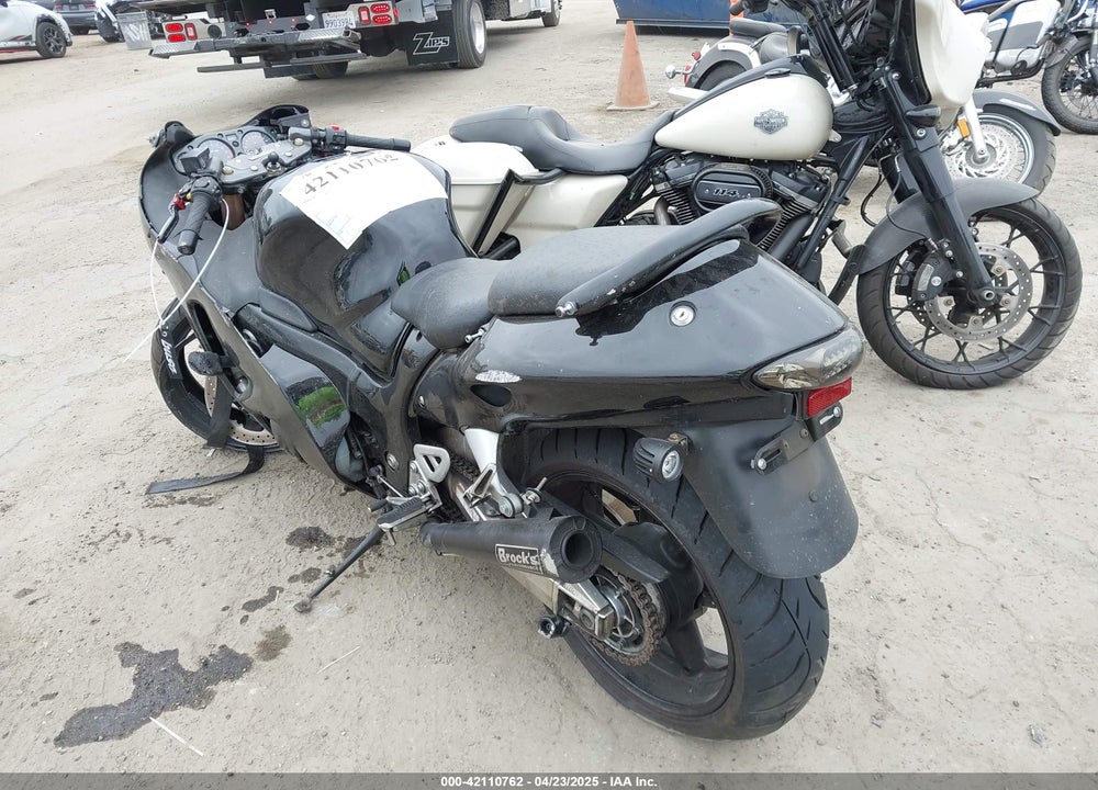2004 SUZUKI GSX1300 VIN: JS1GW71A542103741